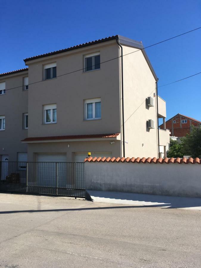 Luxury Apartments Vucinic Pirovac Buitenkant foto
